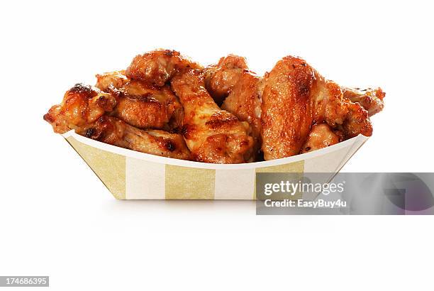 chicken wings mitnehmen - schwingen stock-fotos und bilder