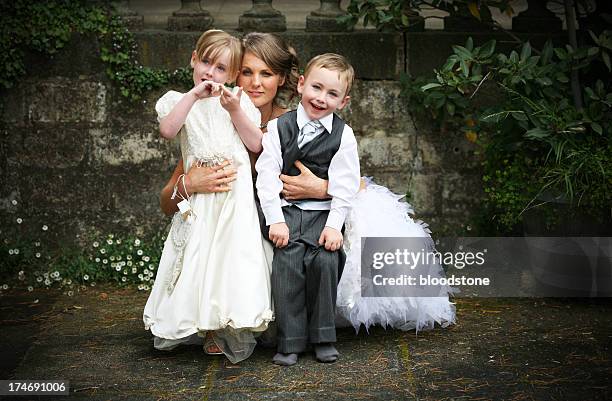 boda - ring bearer fotografías e imágenes de stock