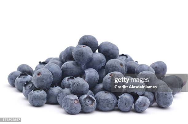 pile of blueberries - blåbär bildbanksfoton och bilder