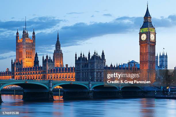 london at dusk - westminster bridge stock pictures, royalty-free photos & images