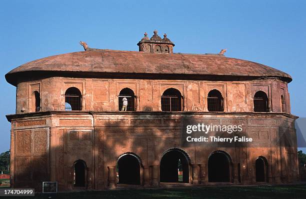 Ancient Ranghar 11,841 Indian Kings Stock Photos, High-Res Pictures, and Images - Getty ...