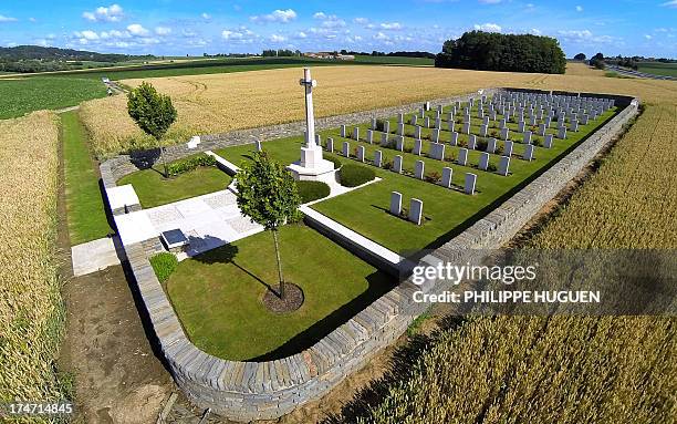 An picture taken on July 28,2013 shows tombs at the World War I British Of Bertenacre military cimetary in Fletre, northern France AFP PHOTO PHILIPPE...