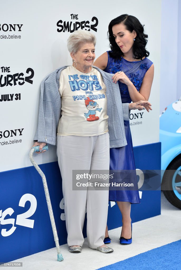 Premiere Of Columbia Pictures' "Smurfs 2" - Arrivals