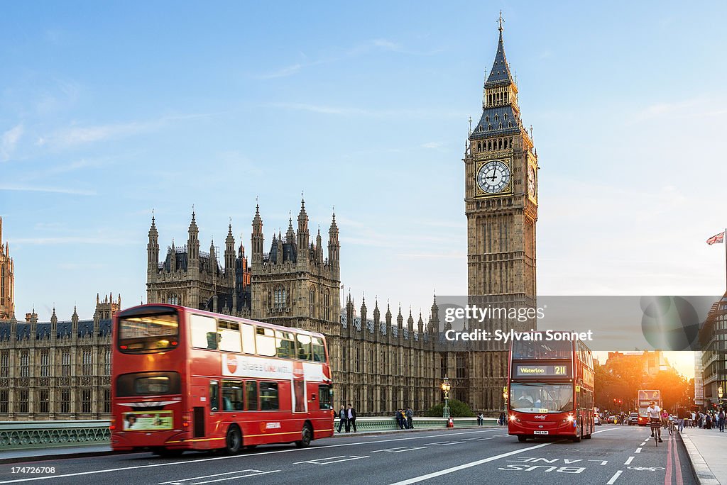 London Big Ben and traffic on Westminster Bridge