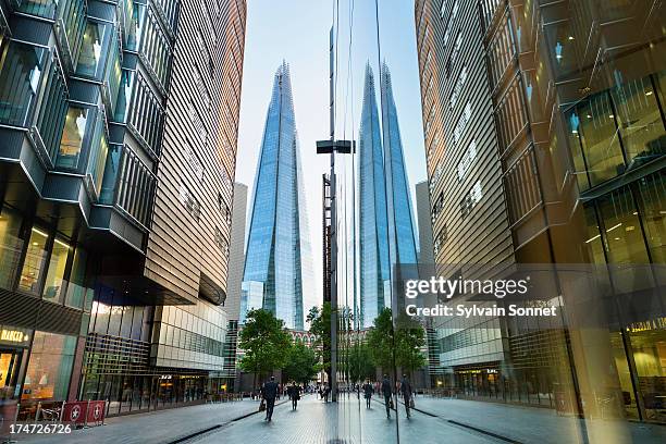 london, shard london bridge - architecture symmetry stock-fotos und bilder