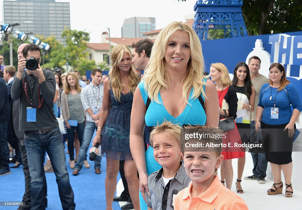 Premiere Of Columbia Pictures' "Smurfs 2" - Red Carpet