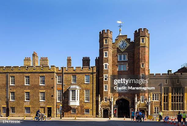 view of st james's palace - st james's palace london stockfoto's en -beelden