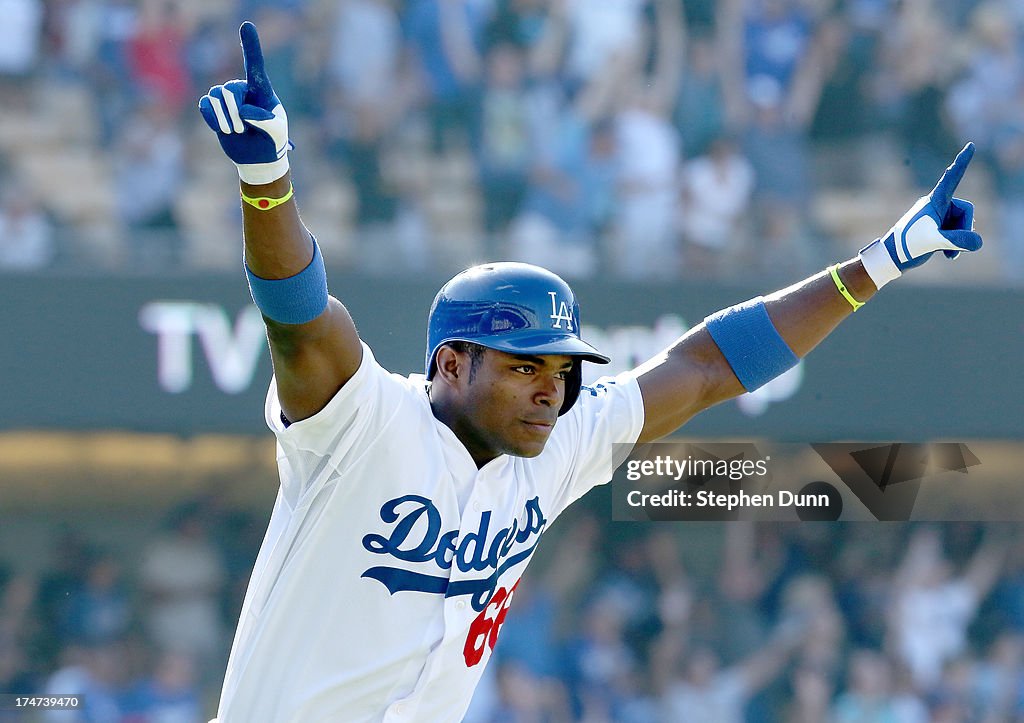 Cincinnati Reds v Los Angeles Dodgers