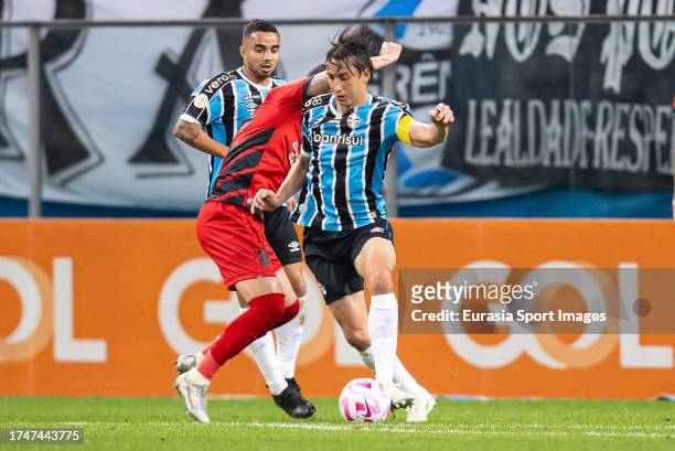 Pedro Geromel of Gremio in action during Campeonato Brasileiro Serie A match between Gremio and Athletico Paranaense at Arena do Gremio on October...