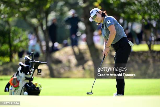 Min-young Lee of South Korea attempts a putt on the 3rd green during the third round of NOBUTA Group Masters GC Ladies at Masters Golf Club on...