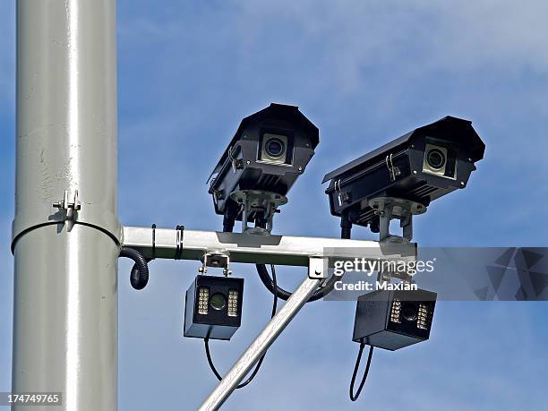 fahrzeug nummernschilderkennungs-kameras - highway patrol stock-fotos und bilder