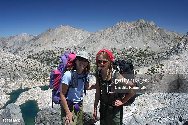 mother/daughter high sierra - john muir trail stock pictures, royalty-free photos & images