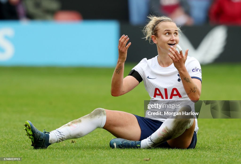 Aston Villa v Tottenham Hotspur - Barclays Women´s Super League