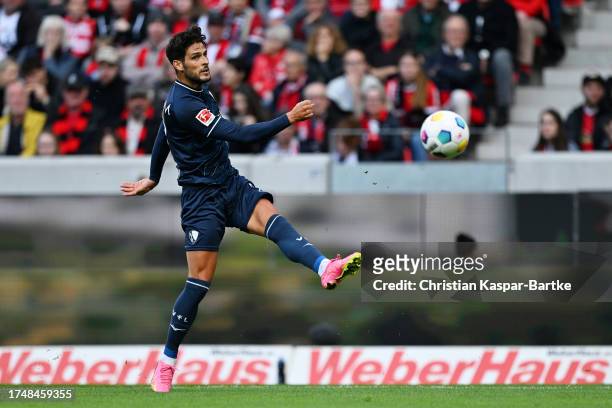 Goncalo Paciencia of VfL Bochum scores the team's first goal during the Bundesliga match between Sport-Club Freiburg and VfL Bochum 1848 at...