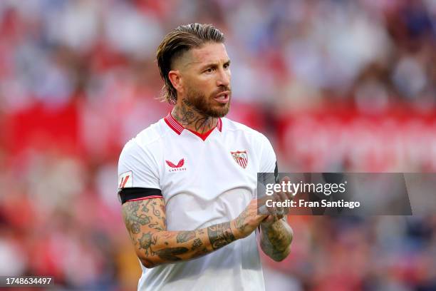 Sergio Ramos of Sevilla FC applauds during the LaLiga EA Sports match between Sevilla FC and Real Madrid CF at Estadio Ramon Sanchez Pizjuan on...