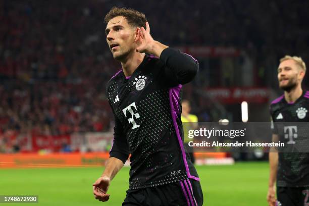 Leon Goretzka of Bayern Munich celebrates after scoring the team's third goal during the Bundesliga match between 1. FSV Mainz 05 and FC Bayern...