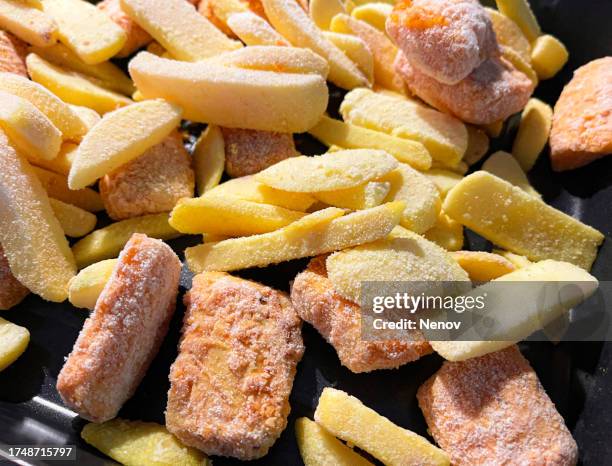 fish and chips - frozen fish fillets stockfoto's en -beelden