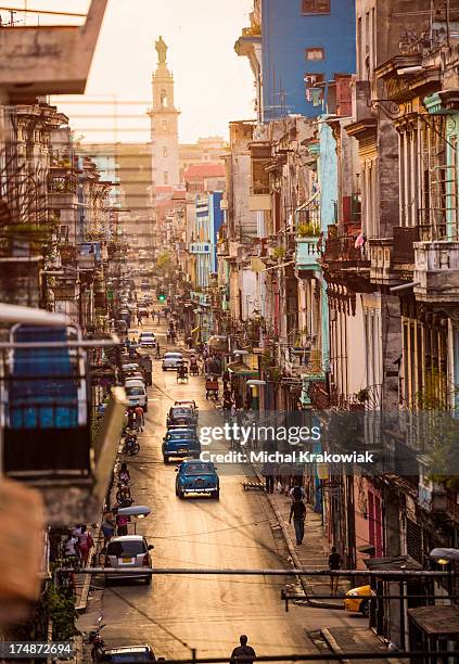 street of centro havana, cuba - havana stockfoto's en -beelden