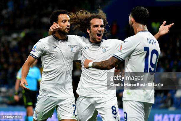 Felipe Anderson of SS Lazio celebrates after scoring the opening goal with team mates during the Serie A TIM match between US Sassuolo and SS Lazio...