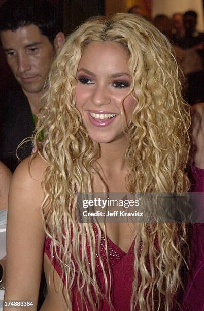 Shakira 2000 Photos and Premium High Res Pictures - Getty Images