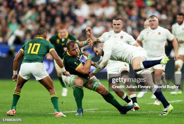 Duane Vermeulen of South Africa is tackled by Elliot Daly of England during the Rugby World Cup France 2023 match between England and South Africa at...