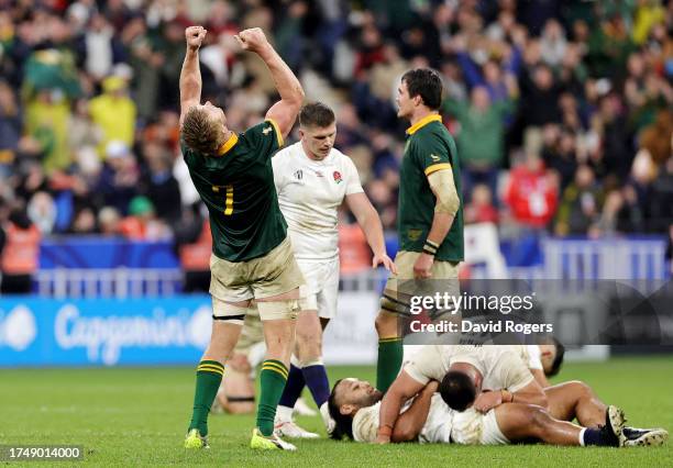 Pieter-Steph Du Toit of South Africa celebrates victory at full-time following the Rugby World Cup France 2023 match between England and South Africa...