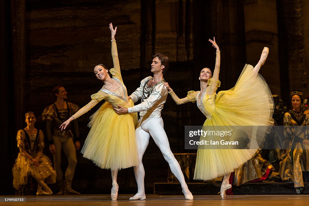 Bolshoi Ballet: Swan Lake - Photocall