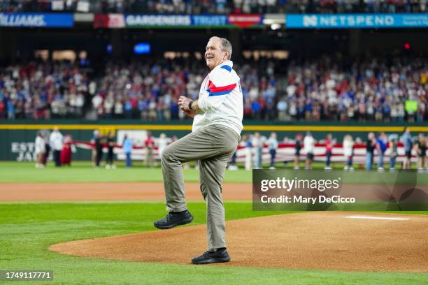 Bush Baseball 960 George Bush Pitch Stock Photos, High-Res Pictures, and Images ...