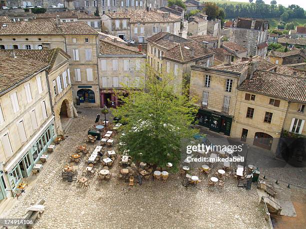 outdoor restaurant ready for lunch - bordeaux square stock pictures, royalty-free photos & images