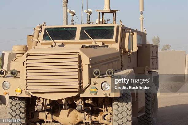 サケボムトラック - armored vehicle ストックフォトと画像