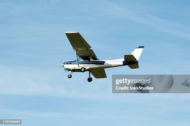 im flug - landing gear stock-fotos und bilder