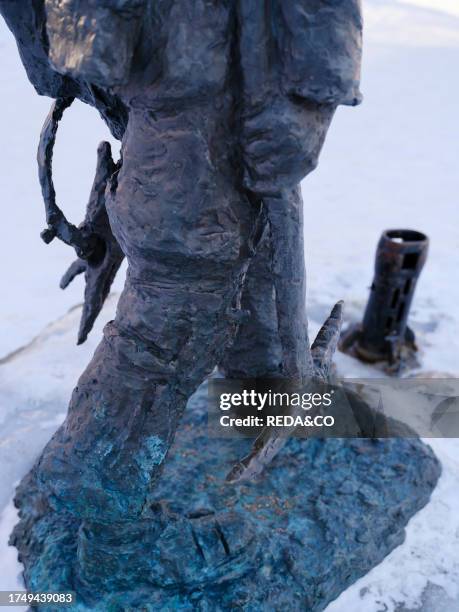 Miners' Monument. Longyearbyen, the capital of Svalbard on the island of Spitsbergen in the Spitsbergen archipelago. Arctic, Europe, Scandinavia,...