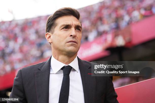 Diego Alonso, Manager of Sevilla FC looks on from the bench prior to the LaLiga EA Sports match between Sevilla FC and Real Madrid CF at Estadio...
