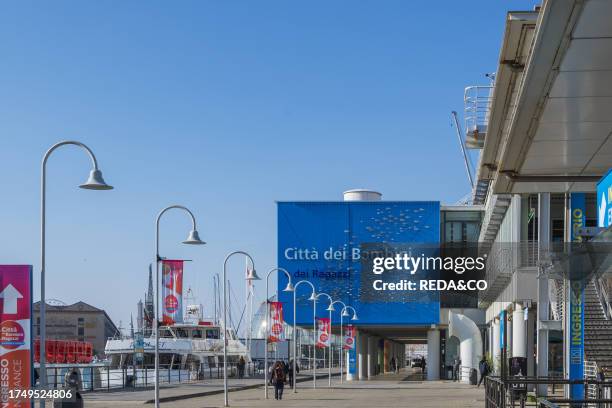 Spinola Bridge of the Old Port, Genoa, Liguria, Italy, Europe.