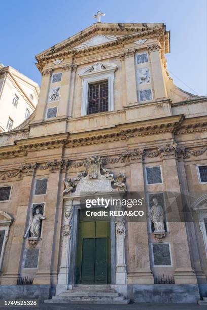 Glimpse of Old Genova, Piazza Giacomo Matteotti square, Church of Saints Ambrogio and Andrea, Liguria, Italy, Europe.