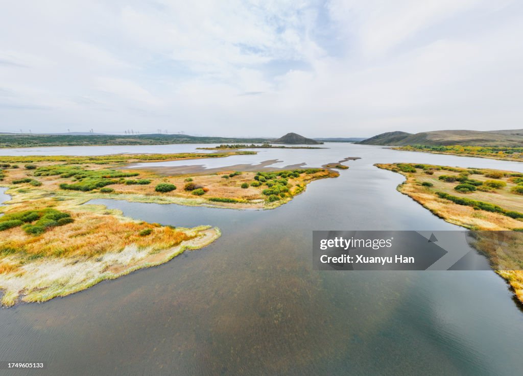 Blue sky and white clouds, grasslands, lakes