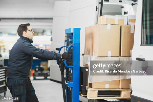 Handling Loading Box 893 Handling Boxes Stock Photos, High-Res Pictures, and Images - Getty ...