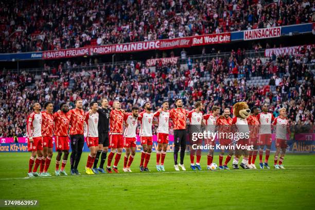 Bayern Muenchen Players in front of the fans after the Bundesliga match between FC Bayern Muenchen and SV Darmstadt 98 at Allianz Arena on October...