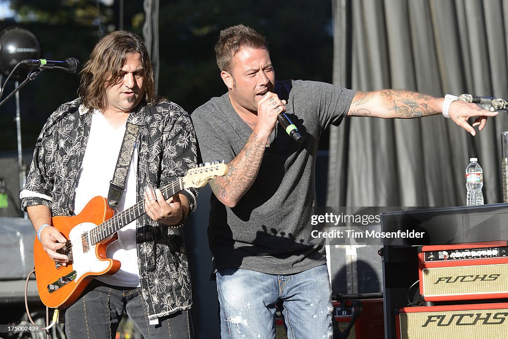 ZZ Top And Uncle Kracker In Concert - Mountain View, CA