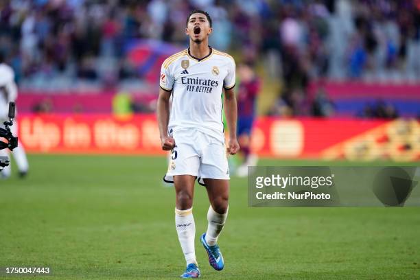 Jude Bellingham central midfield of Real Madrid and England celebrates victory after the LaLiga EA Sports match between FC Barcelona and Real Madrid...