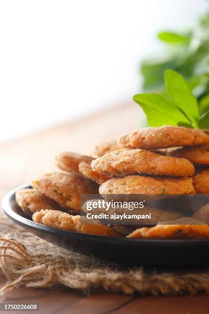 Insaf Mathri 14 Mathri Stock Photos, High-Res Pictures, and Images - Getty Images