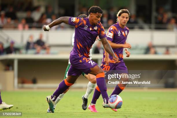 Darryl Lachman of the Glory runs the ball out of his defence during the A-League Men round one match between Perth Glory and Newcastle Jets at HBF...