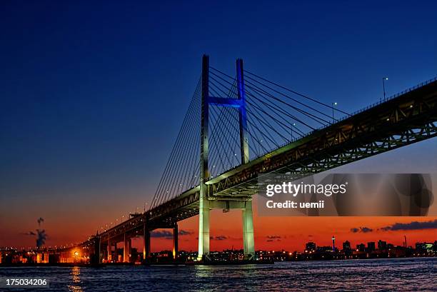 yokohama bay bridge - 横浜ベイブリッジ ストックフォトと画像