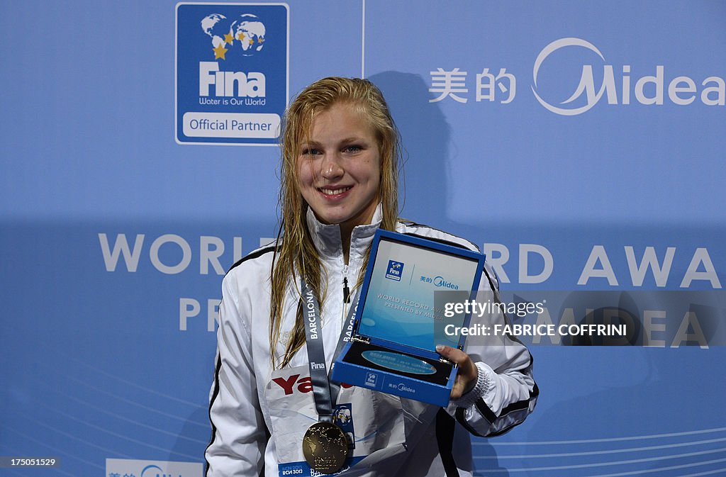 SWIM-WORLD-ESP-WOMEN-PODIUM