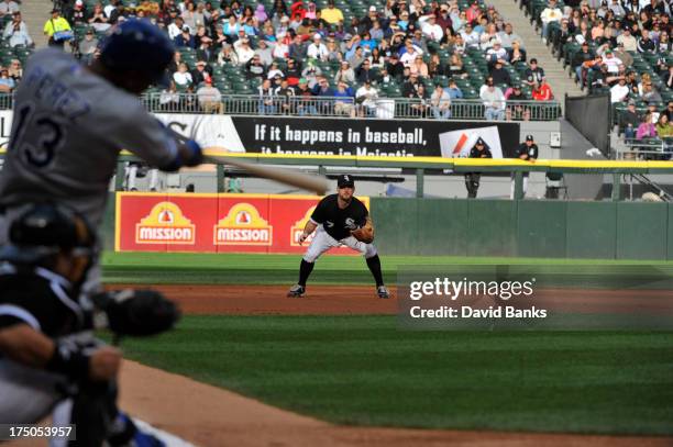 Jeff Keppinger of the Chicago White Sox plays against the Kansas City Royals on July 27, 2013 at U.S. Cellular Field in Chicago, Illinois.