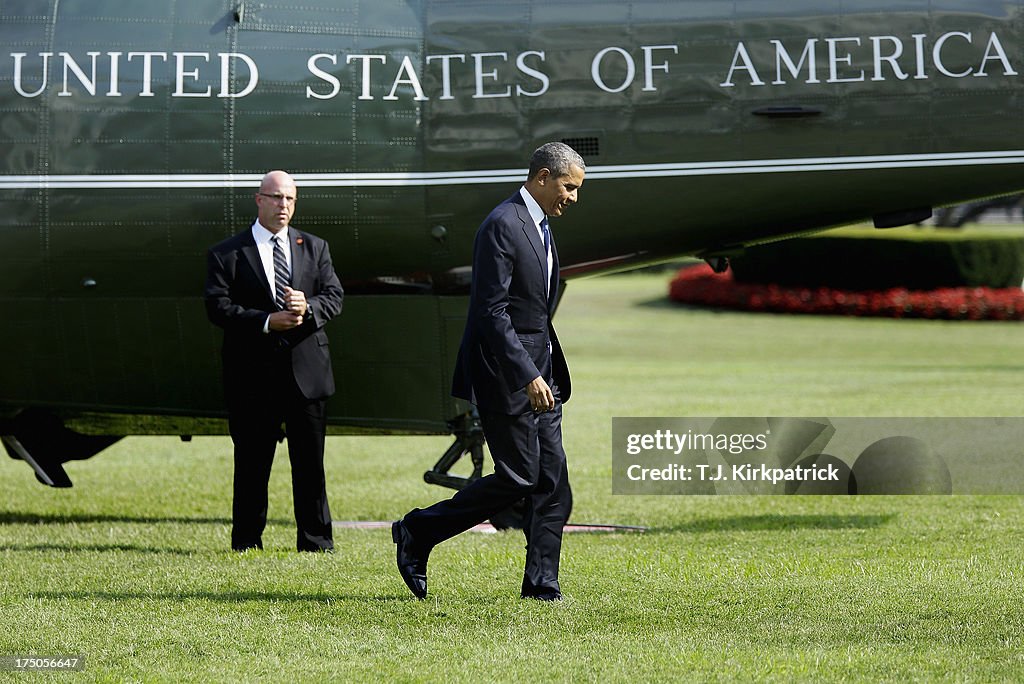 Obama Arrives Back To White House After Trip To Tennessee