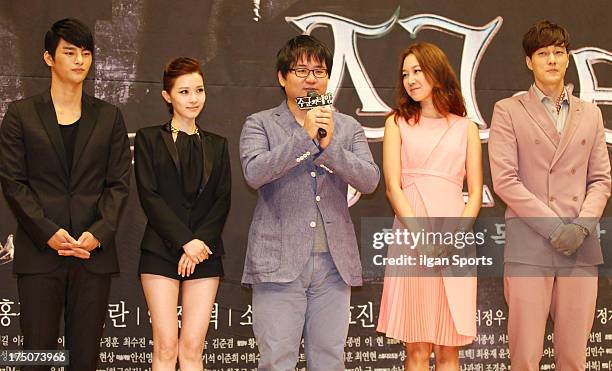 Seo In-Guk, Kim Yoo-Ri, director Jin Hyuk, Kong Hyo-Jin and So Ji-Sub attend the SBS Drama 'The Master's Sun' press conference at SBS Building on...