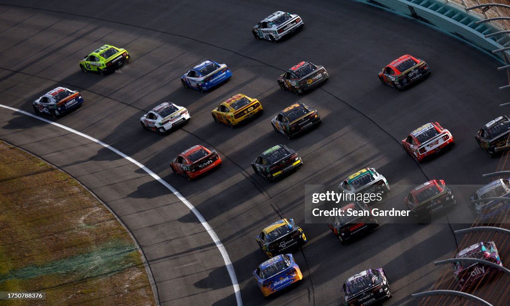 NASCAR Cup Series 4EVER 400 Presented by Mobil 1