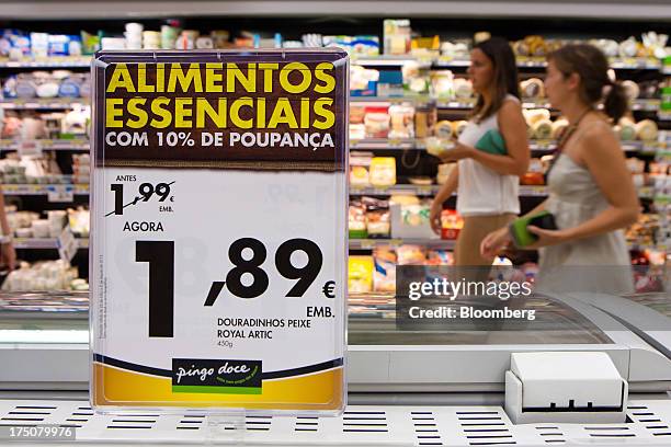 Pingo Fish 33 Inside A Pingo Doce Supermarket Store Stock Photos, High-Res ...