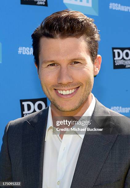 Vh1 Host Jason Dundas arrives at the DoSomething.org and VH1's 2013 Do Something Awards at Avalon on July 31, 2013 in Hollywood, California.